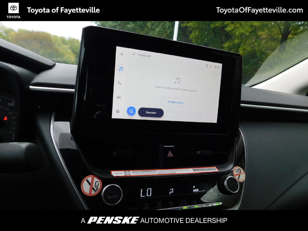 Used 2025 Toyota Corolla LE FWD image 9