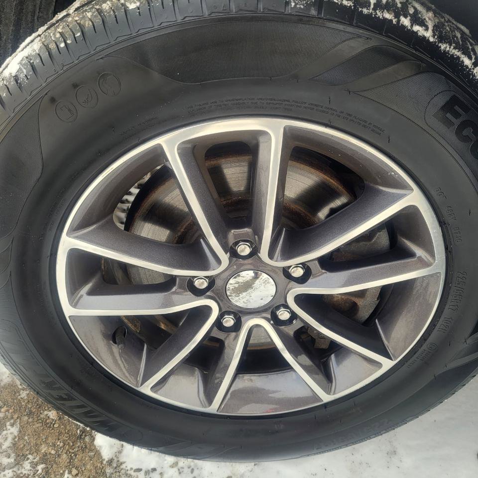 Used 2017 Dodge Grand Caravan SXT image 42