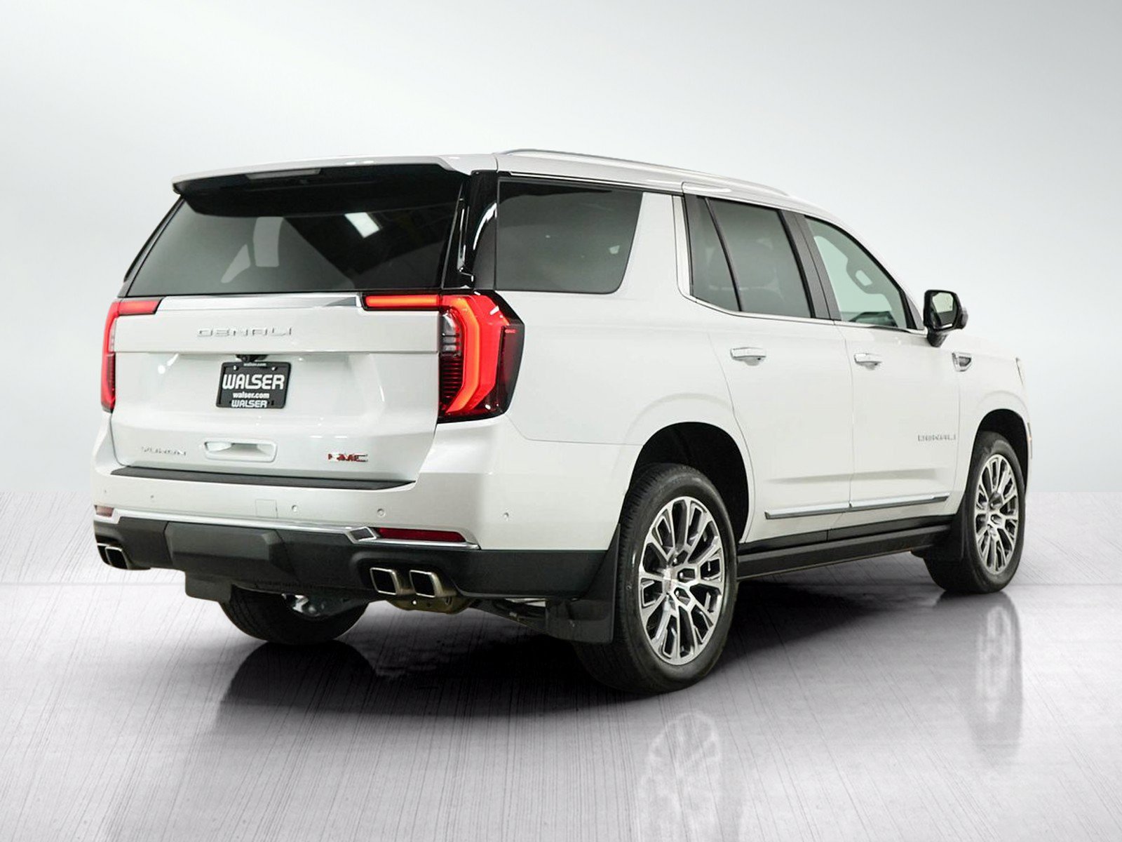 Used 2025 GMC Yukon Denali w/ Sun & Power Step Package AWD/4WD image 5