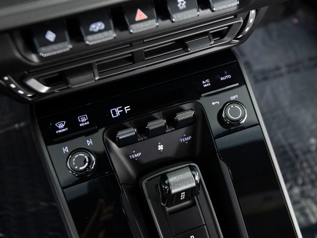 Certified 2022 Porsche 911 Carrera 4 AWD/4WD image 30