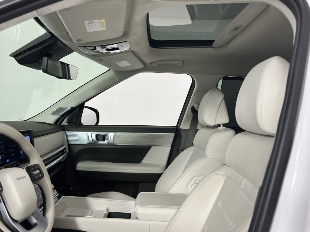 Used 2024 Hyundai Santa Fe Calligraphy image 25