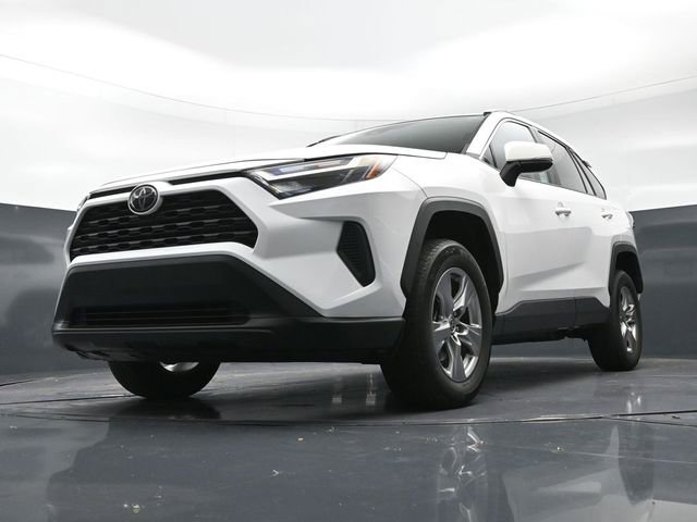Used 2022 Toyota RAV4 XLE w/ Convenience Package image 33