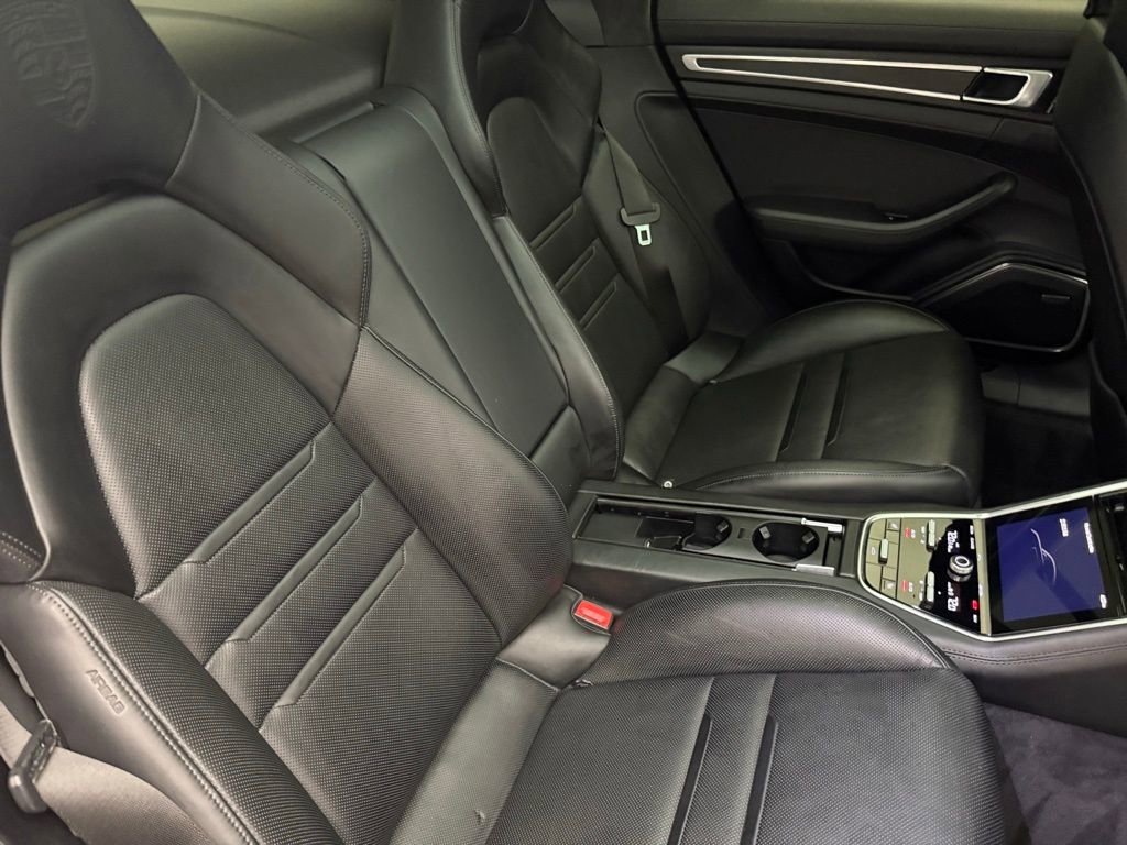 Used 2020 Porsche Panamera GTS image 32