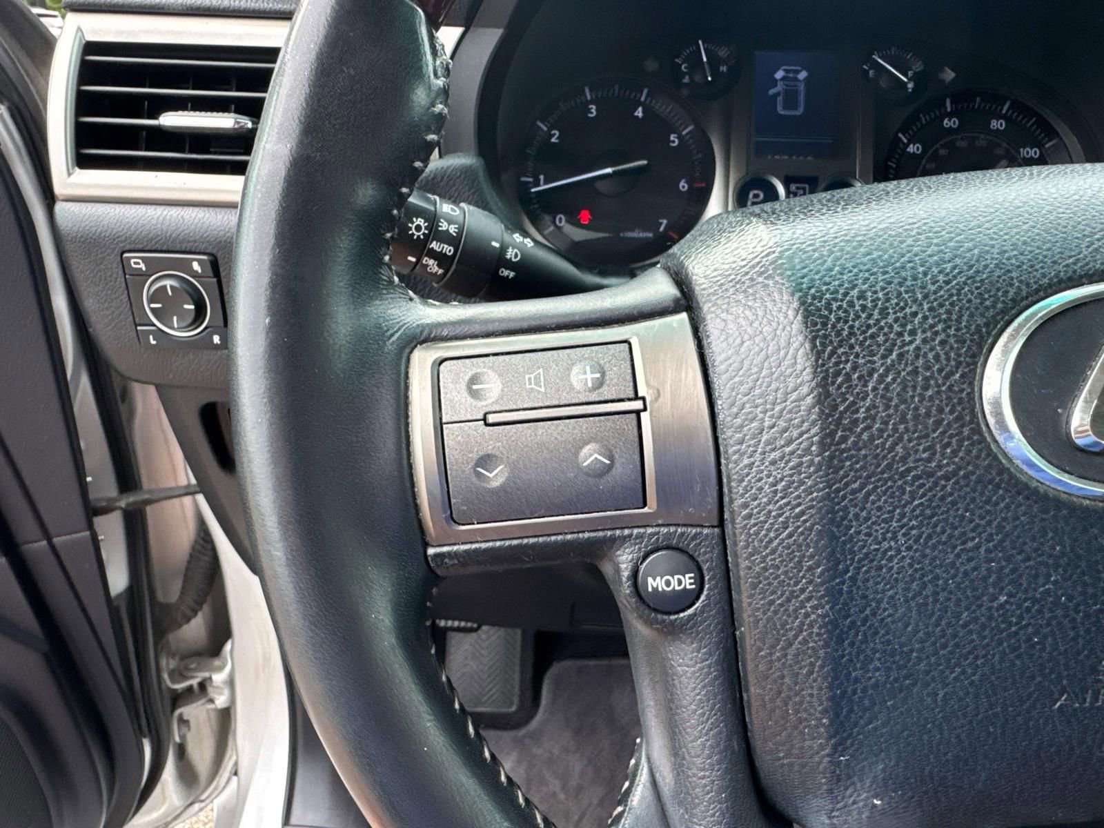 Used 2013 Lexus GX 460 image 23