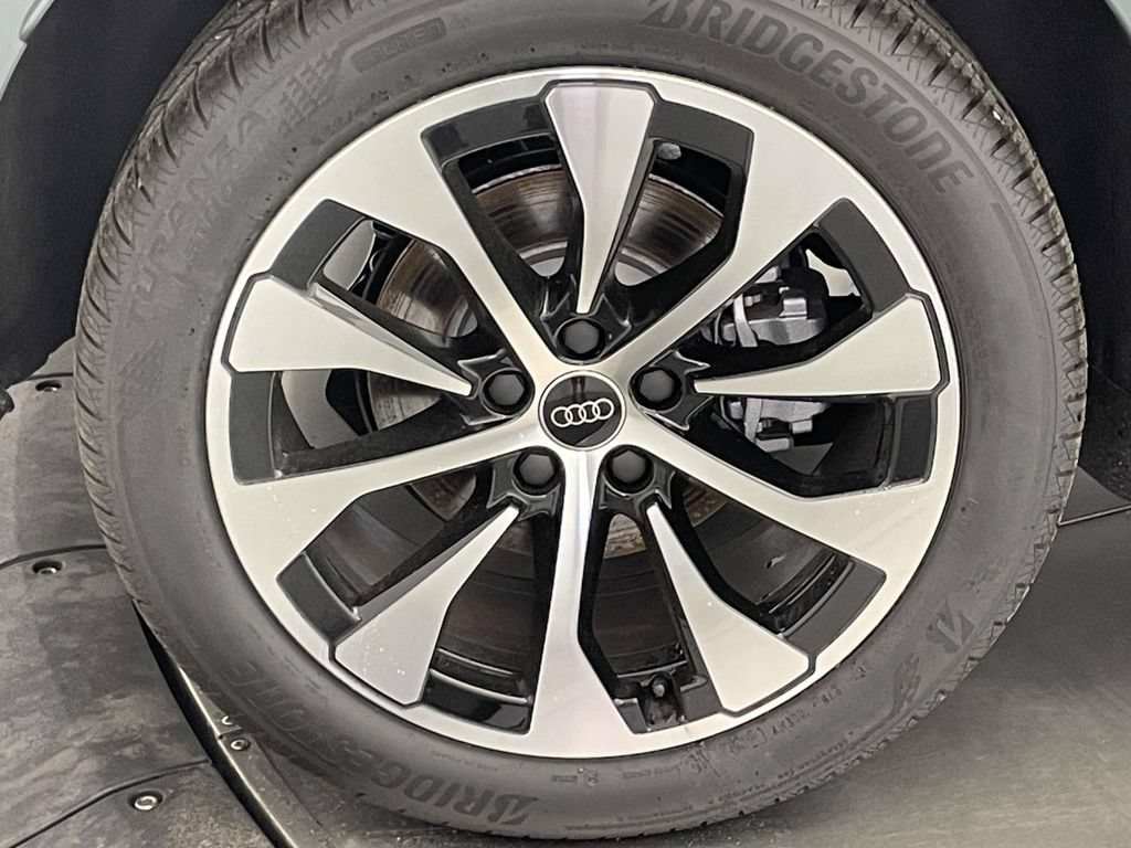 New 2026 Audi Q3 quattro 2.0T AWD/4WD image 13