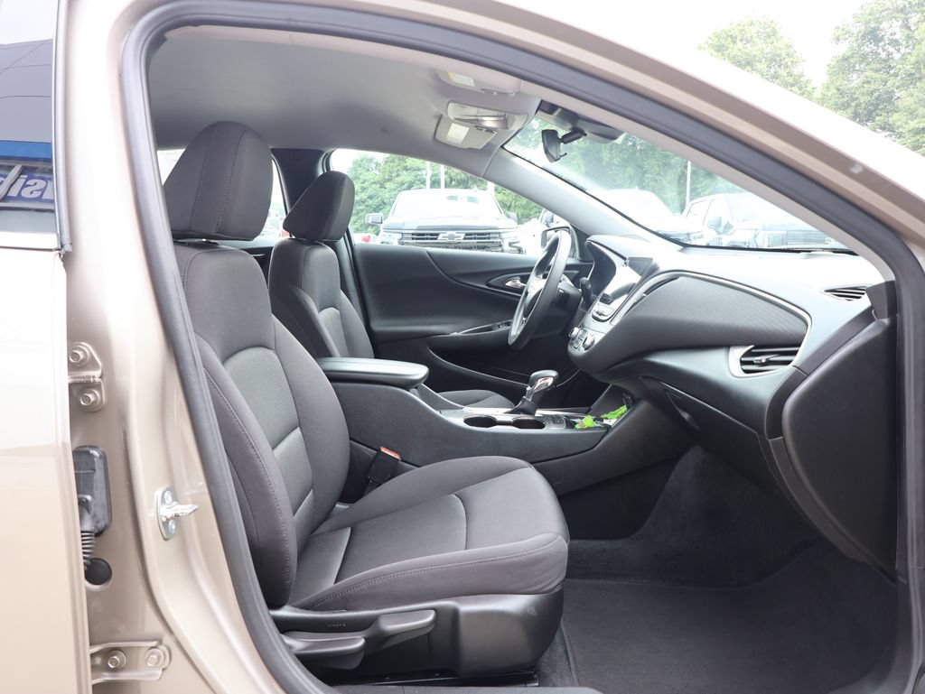 Certified 2025 Chevrolet Malibu LT FWD image 31