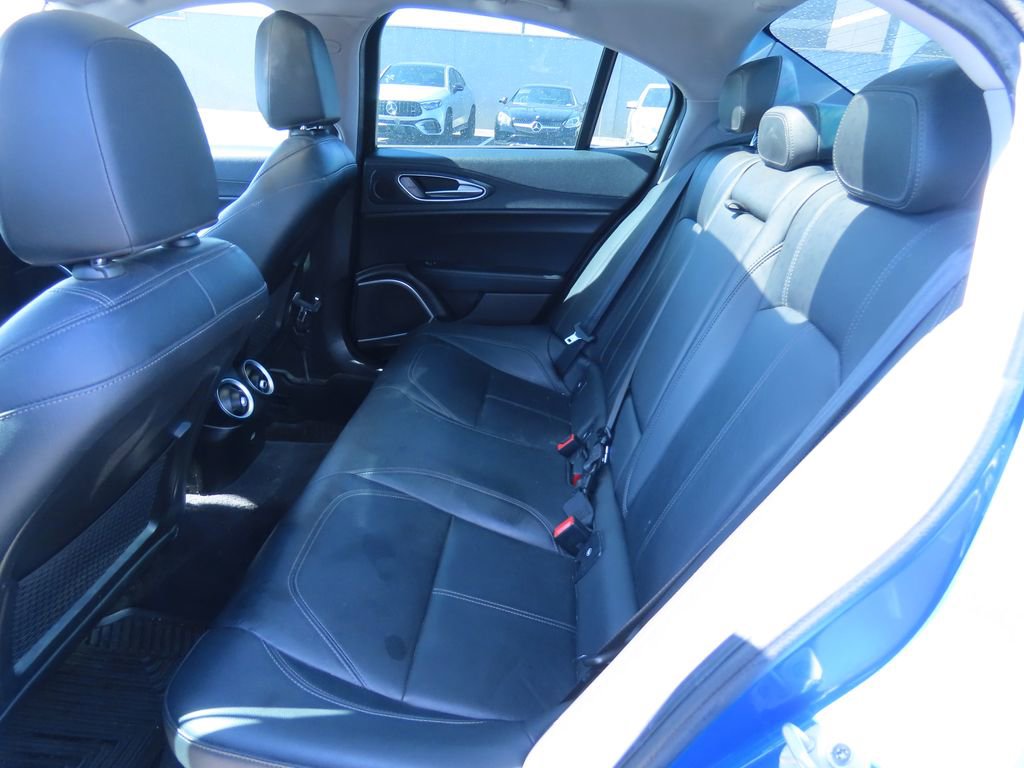 Used 2019 Alfa Romeo Giulia w/ Nero Edizione image 11