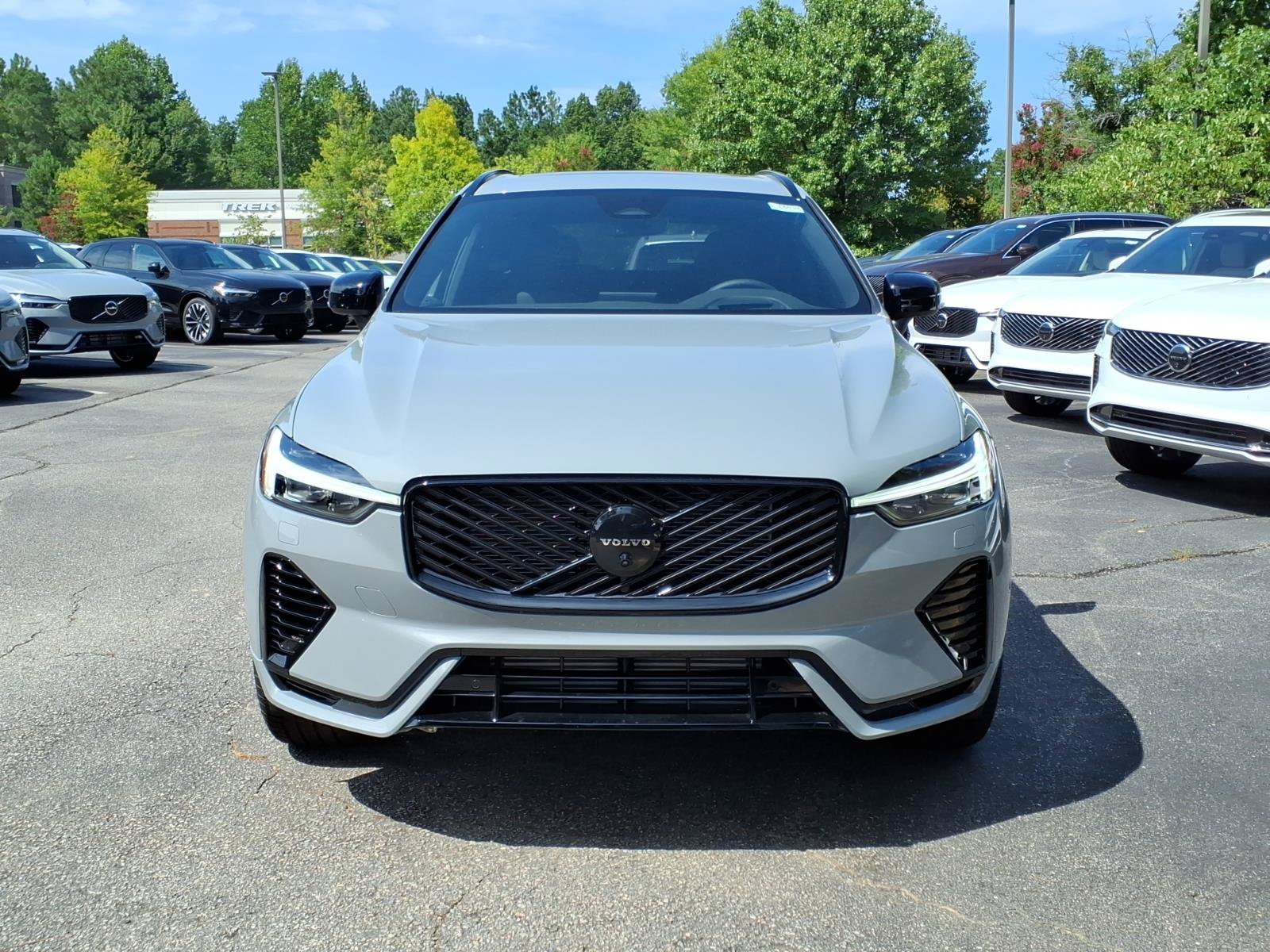 New 2026 Volvo XC60 T8 Ultra w/ Climate Package AWD/4WD image 2
