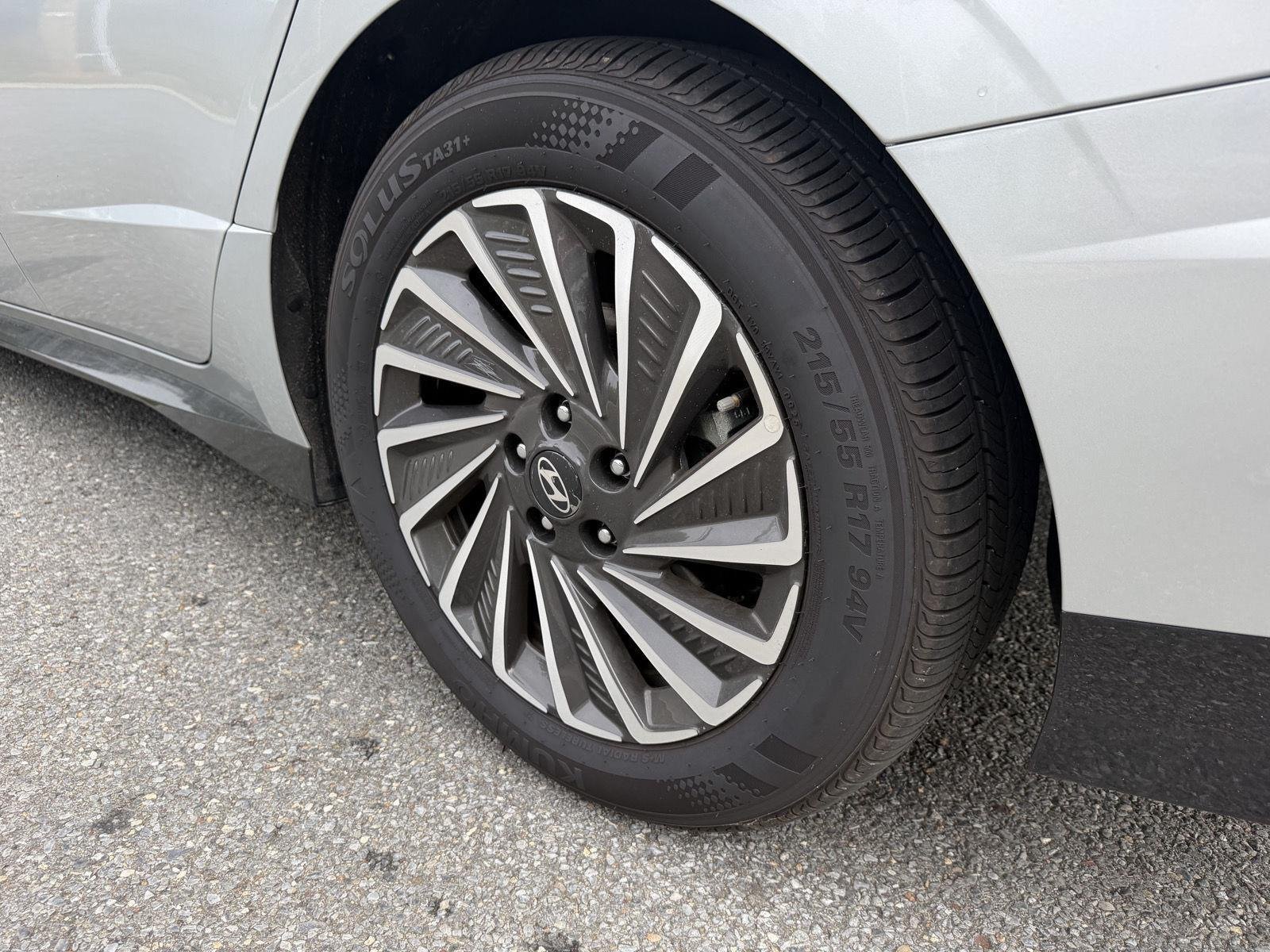 Certified 2025 Hyundai Sonata Limited FWD image 7