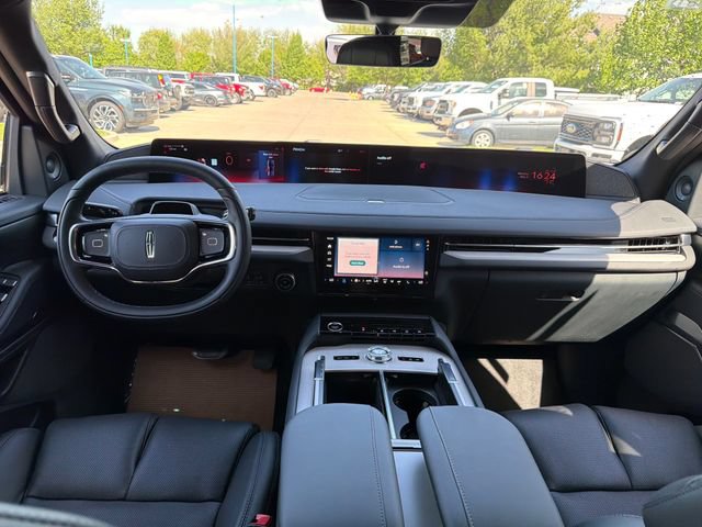 New 2026 Lincoln Navigator L Reserve w/ Jet Appearance Package AWD/4WD image 17