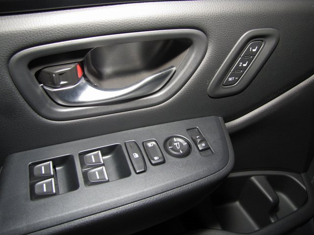 Certified 2024 Honda Pilot Touring image 12