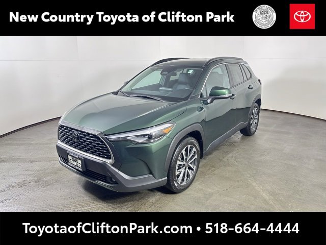 Used 2023 Toyota Corolla Cross XLE image 7