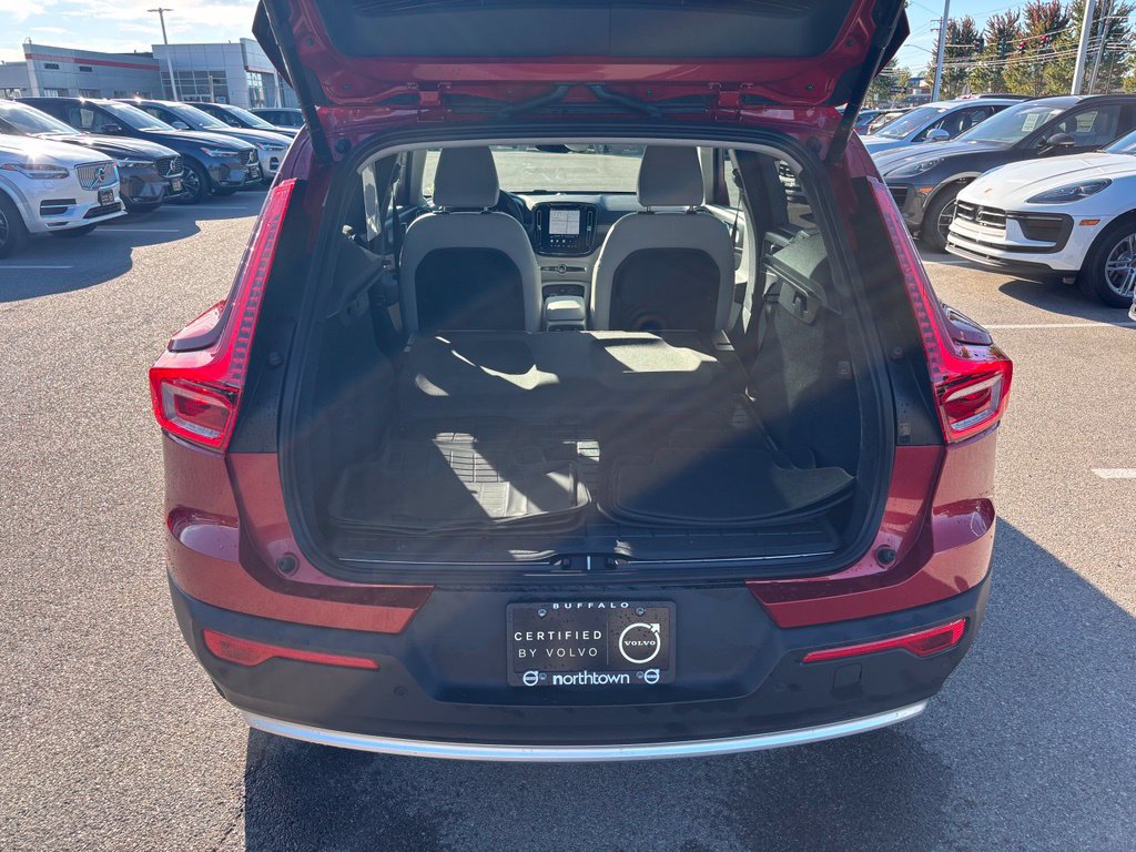 Certified 2024 Volvo XC40 B5 Plus w/ Climate Package AWD/4WD image 27