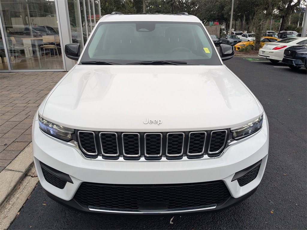 Used 2024 Jeep Grand Cherokee Laredo X image 11