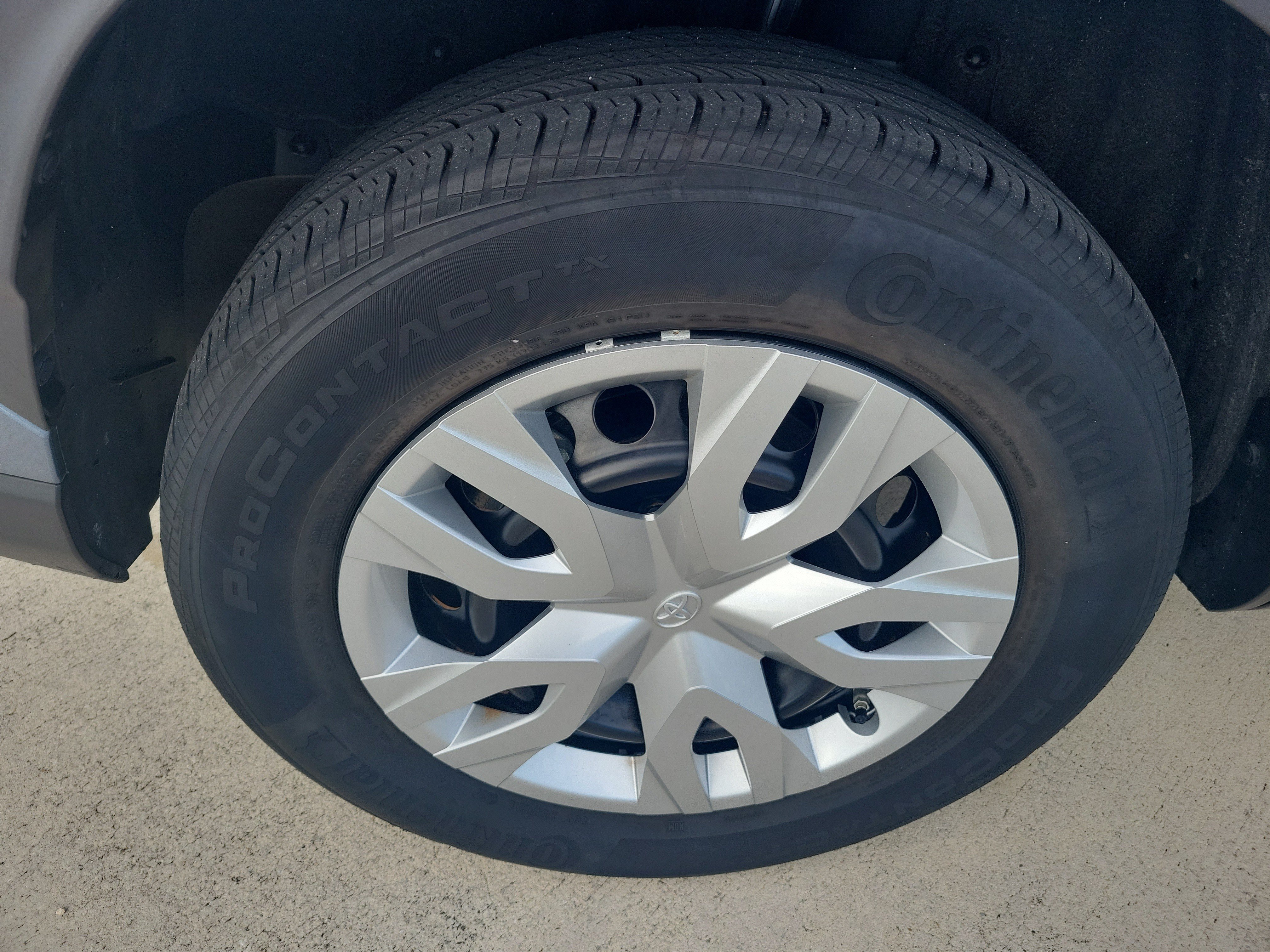 Certified 2024 Toyota Corolla Cross L FWD image 8