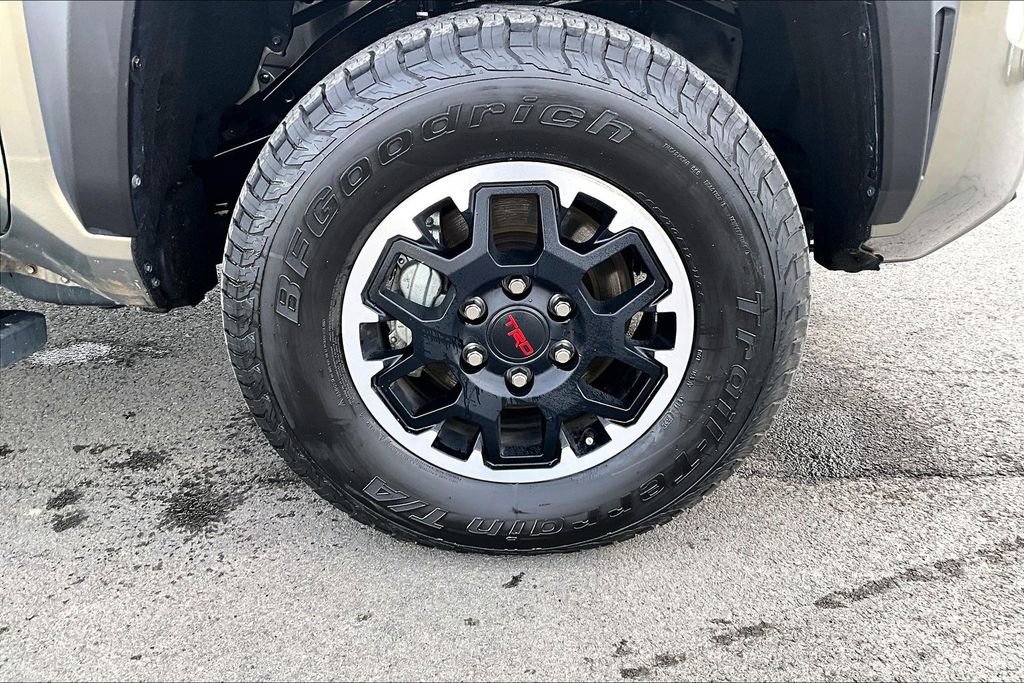 Used 2025 Toyota Tacoma TRD Off-Road image 9