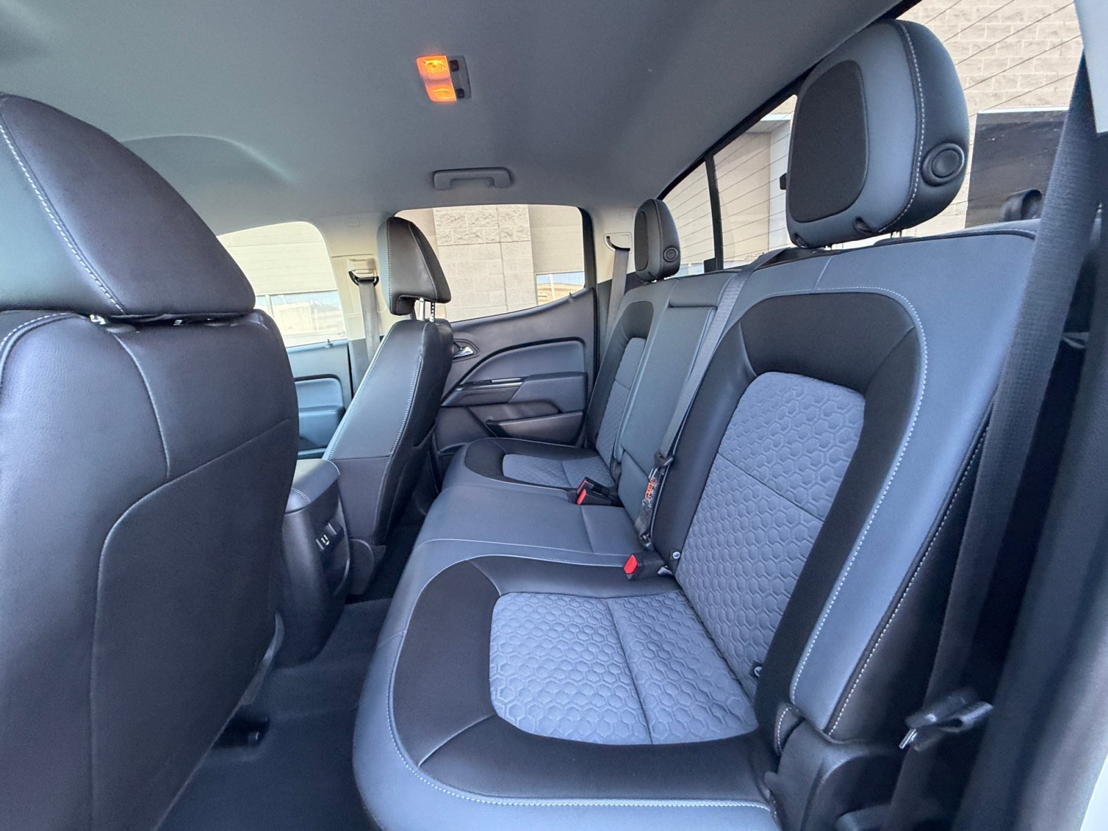 Used 2019 Chevrolet Colorado Z71 AWD/4WD image 17