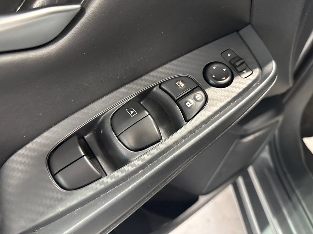 Used 2025 Nissan Sentra SV FWD image 27
