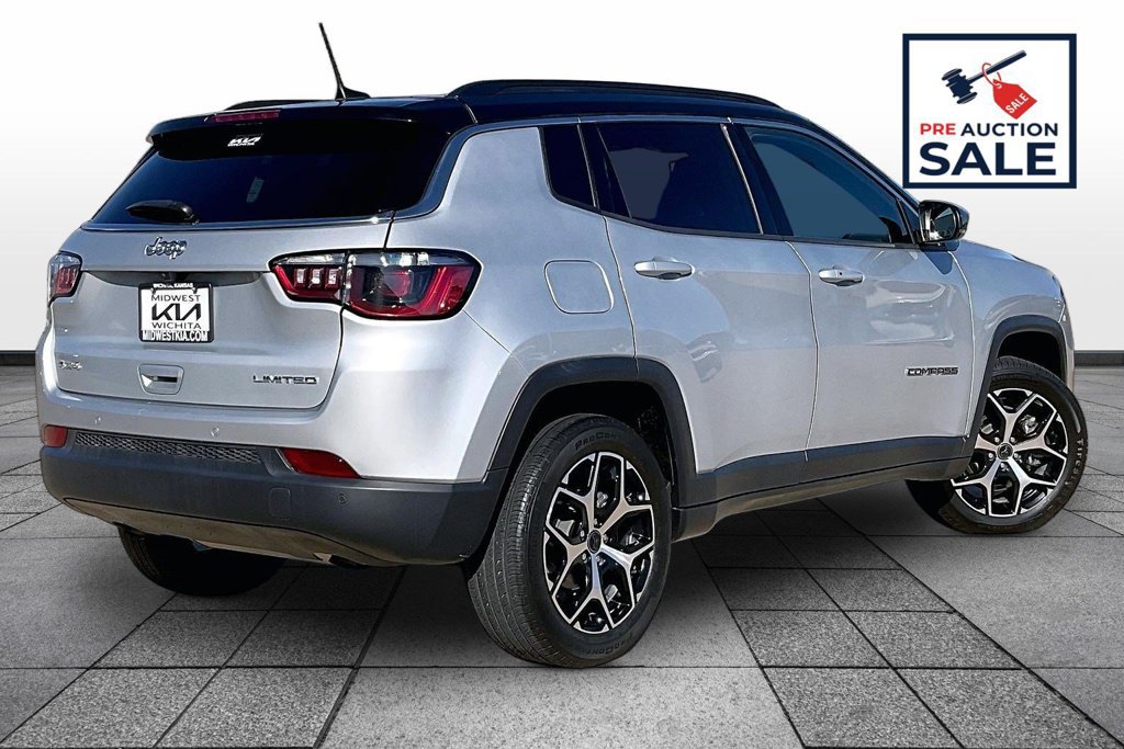 Used 2025 Jeep Compass Limited AWD/4WD image 13