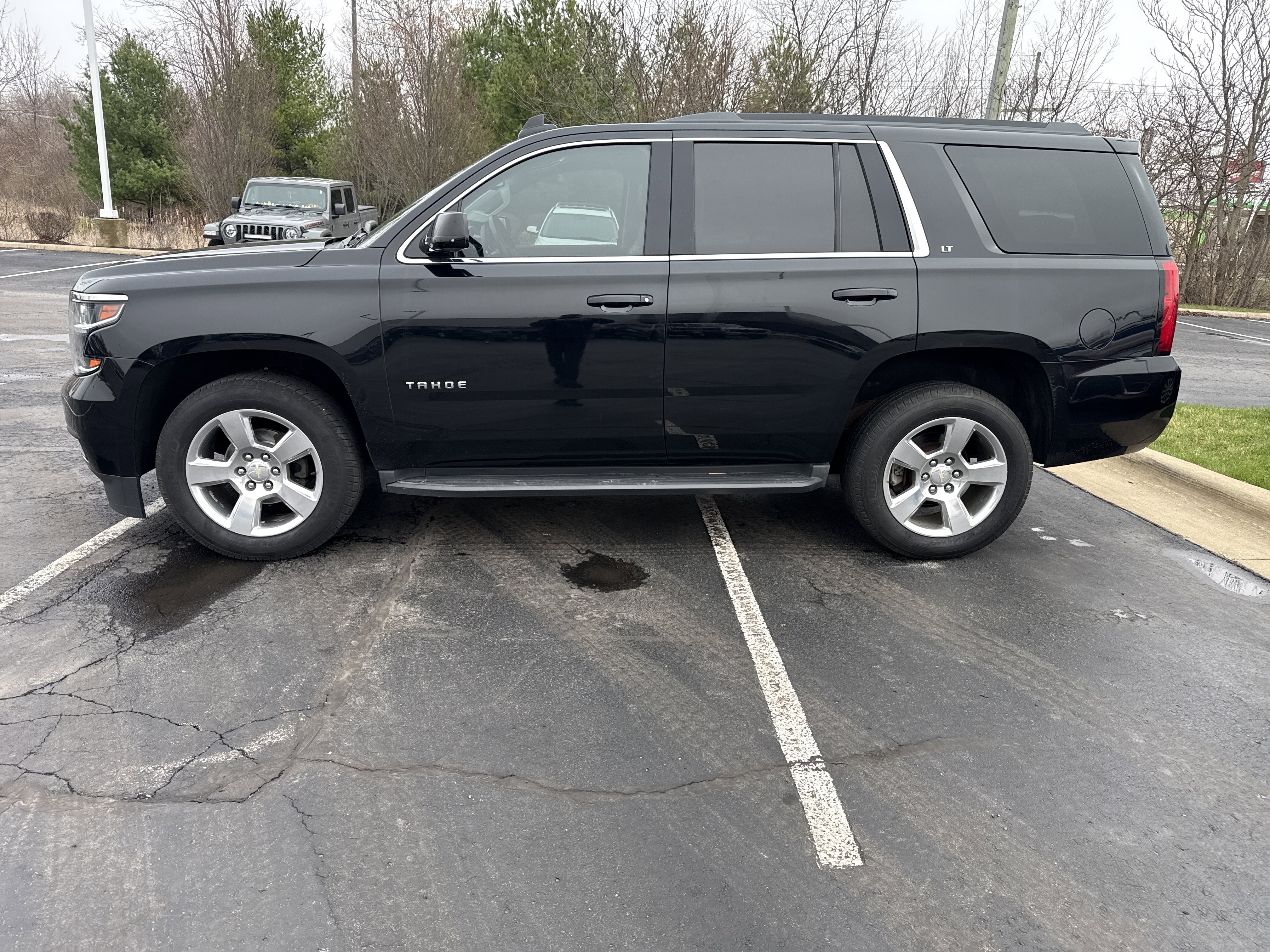 Used 2017 Chevrolet Tahoe LT image 3