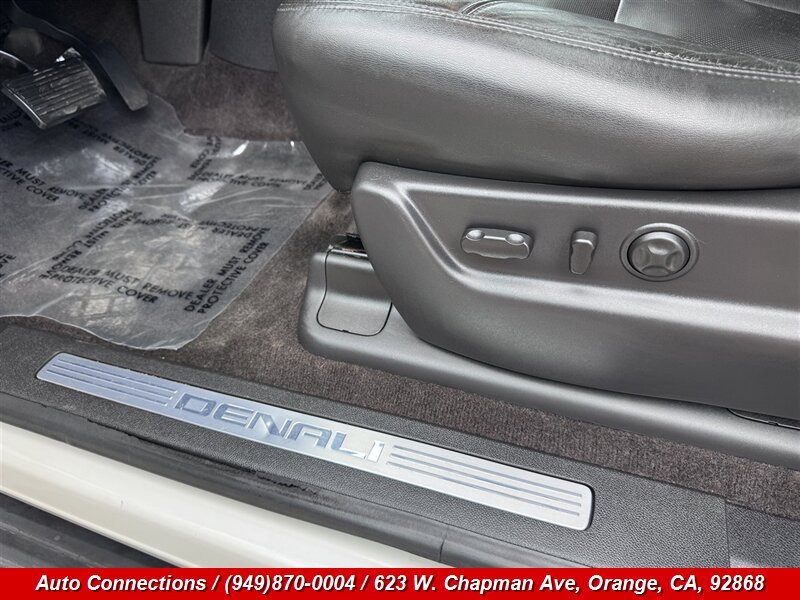 Used 2014 GMC Yukon XL Denali AWD/4WD image 28