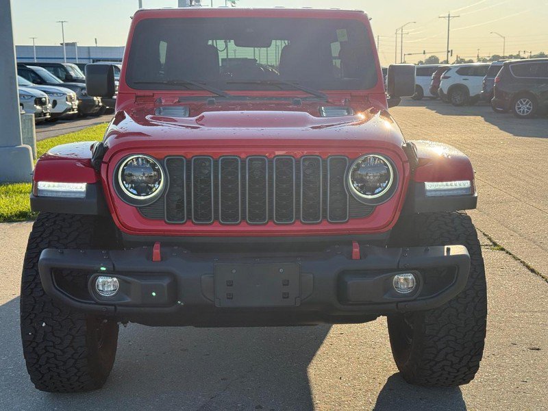 Used 2025 Jeep Wrangler Unlimited Rubicon AWD/4WD image 11