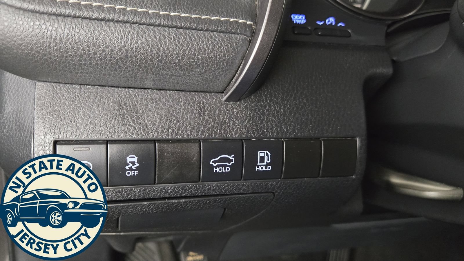 Used 2021 Toyota Camry SE FWD image 21