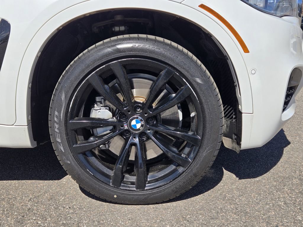 Used 2018 BMW X6 xDrive50i w/ M Sport Package image 11