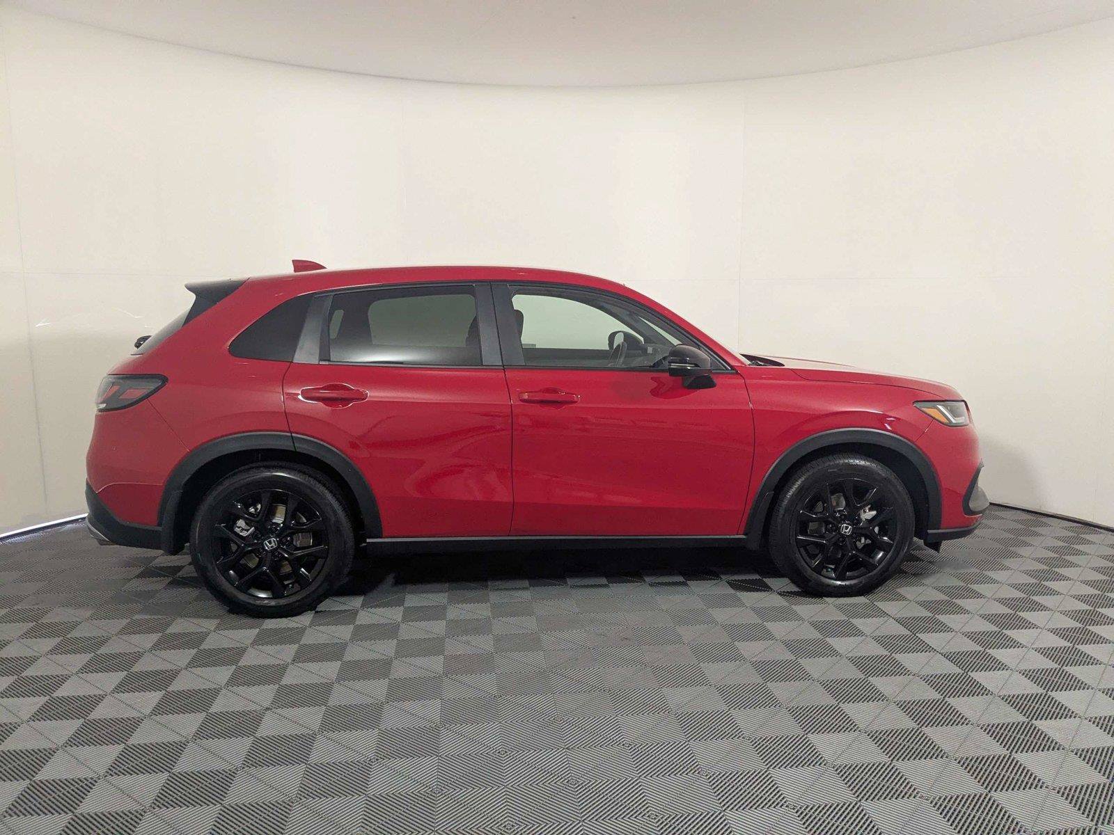 Used 2023 Honda HR-V Sport image 5