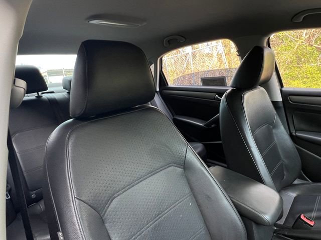 Used 2014 Volkswagen Passat Wolfsburg Edition image 29