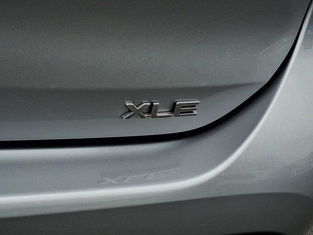 Used 2023 Toyota Highlander XLE FWD image 37