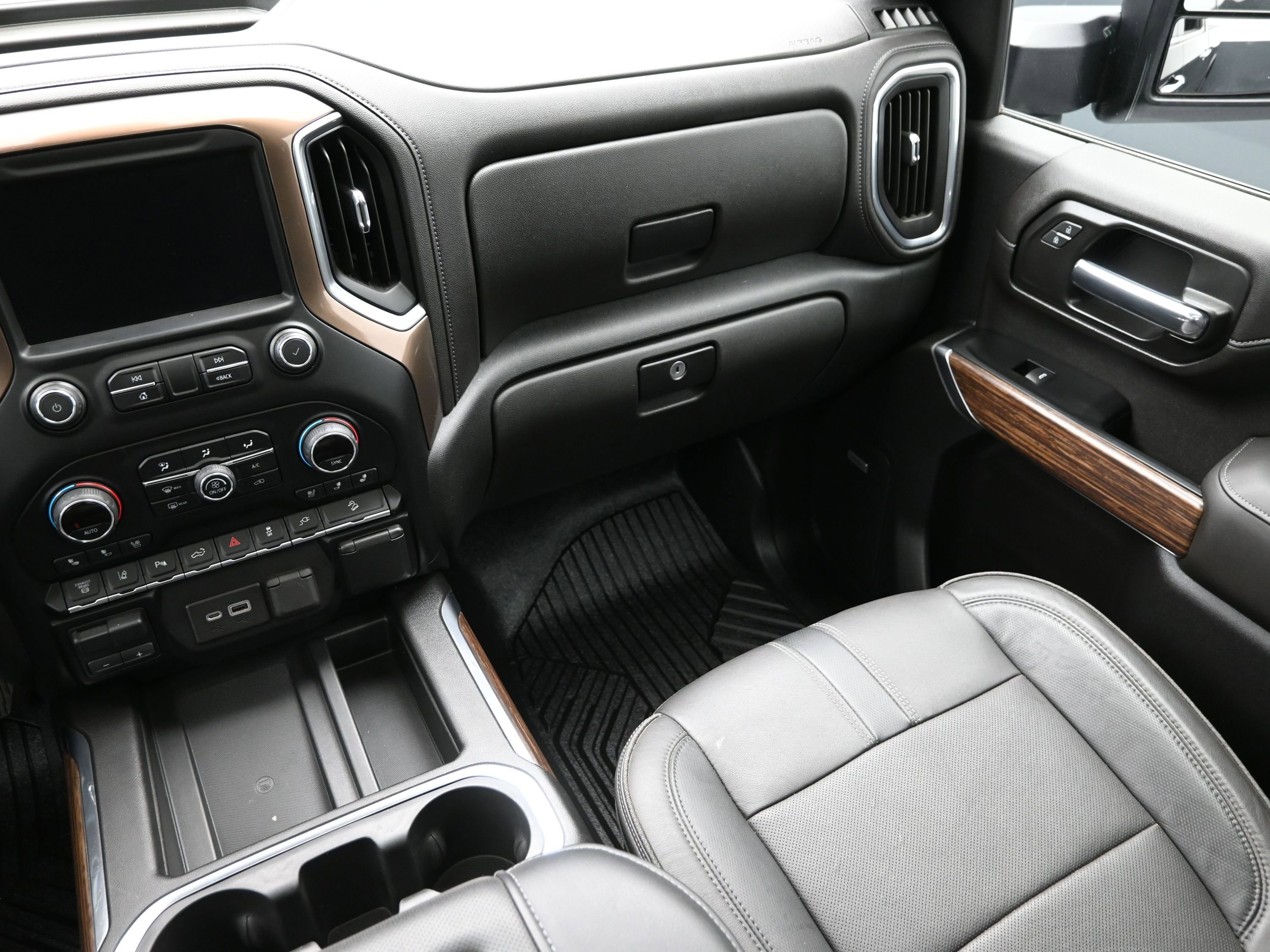 Used 2020 Chevrolet Silverado 2500 High Country w/ Z71 Off-Road Package image 37