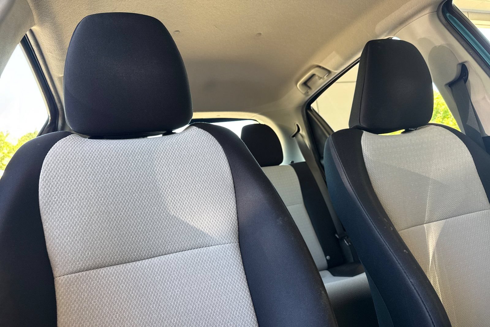 Used 2012 Toyota Yaris LE FWD image 20