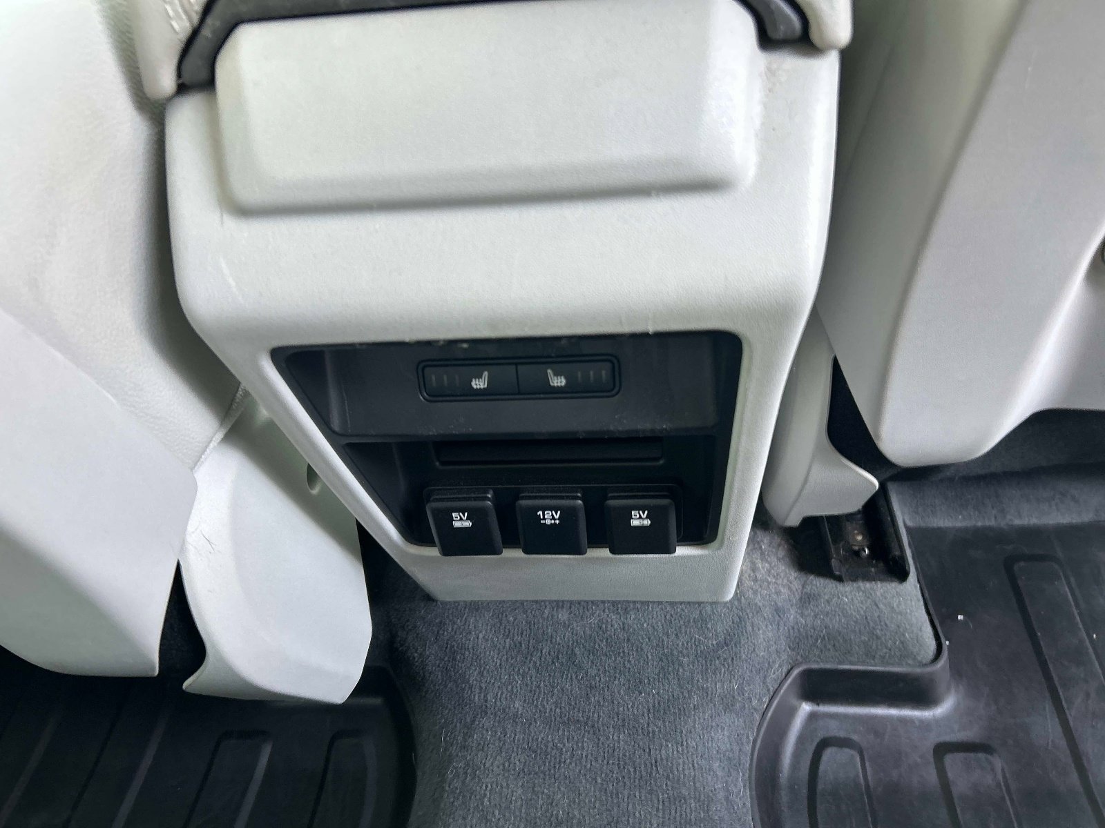 Used 2016 Land Rover Discovery Sport HSE image 16