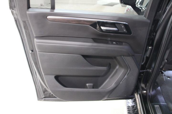 Certified 2025 Chevrolet Suburban Z71 image 22