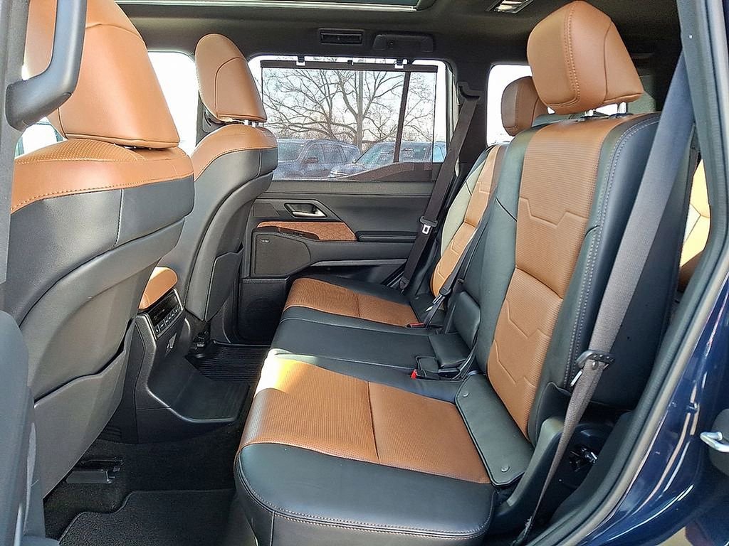Used 2024 Lexus GX 550 AWD/4WD image 13
