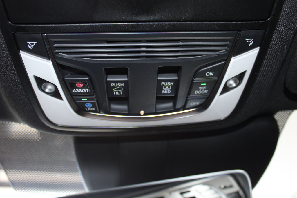 Used 2025 Acura RDX w/ Advance Package AWD/4WD image 22