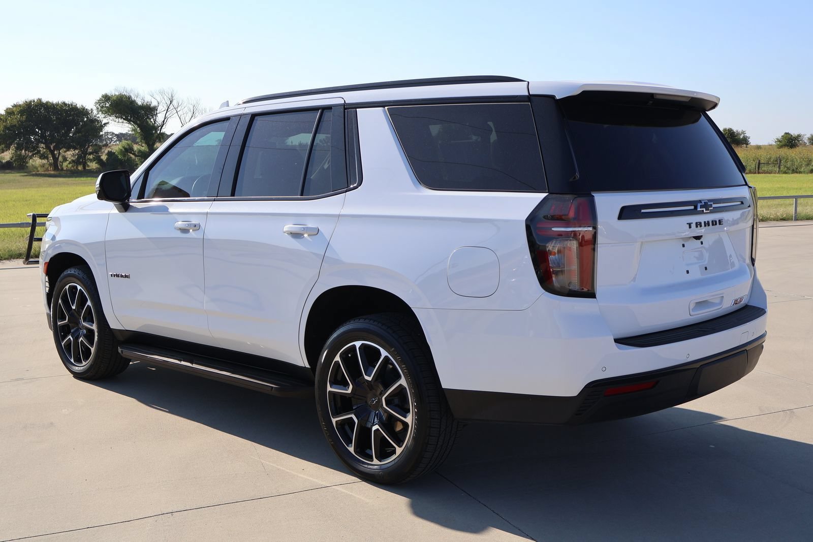 Used 2023 Chevrolet Tahoe RST w/ Luxury Package RWD image 9
