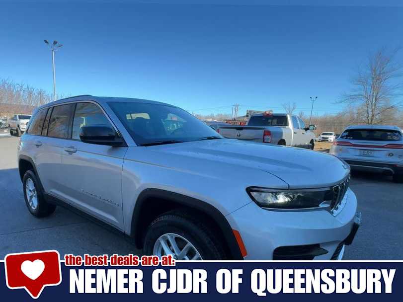 New 2026 Jeep Grand Cherokee Laredo X AWD/4WD image 2