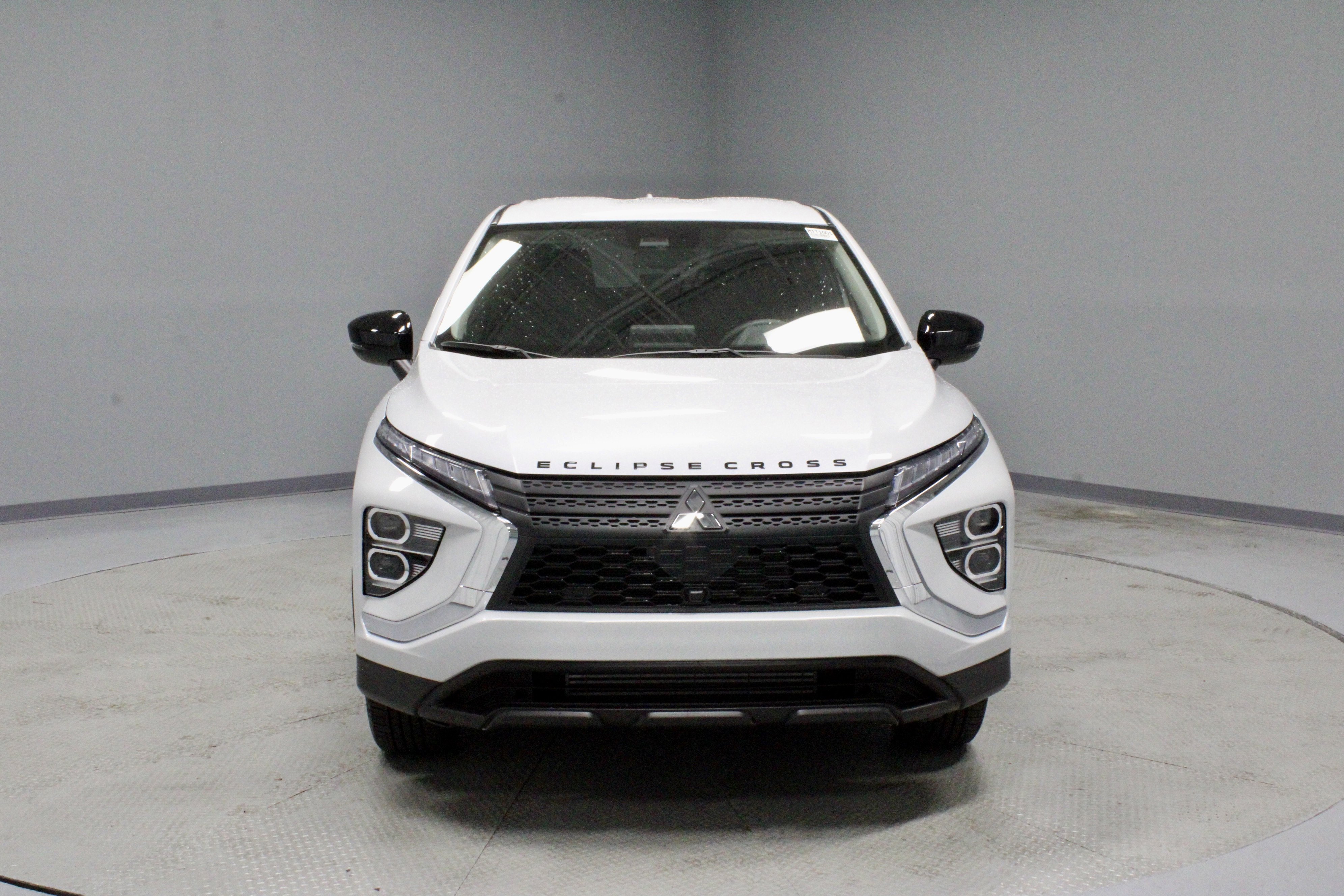 New 2026 Mitsubishi Eclipse Cross LE image 3
