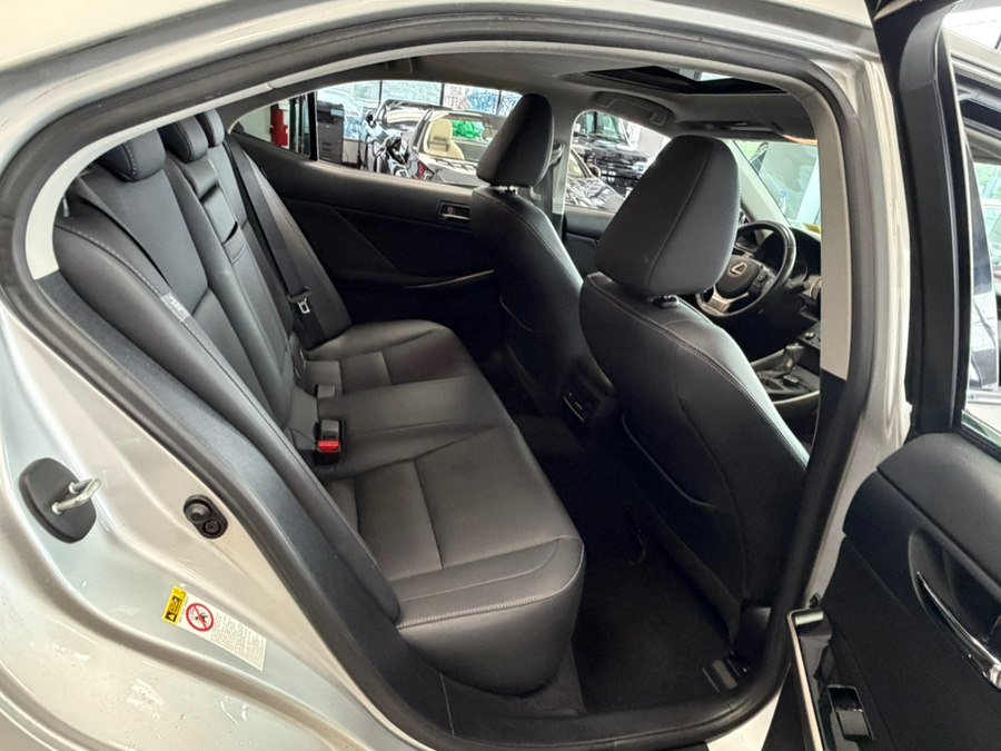 Used 2015 Lexus IS 250 w/ Premium Package RWD image 31