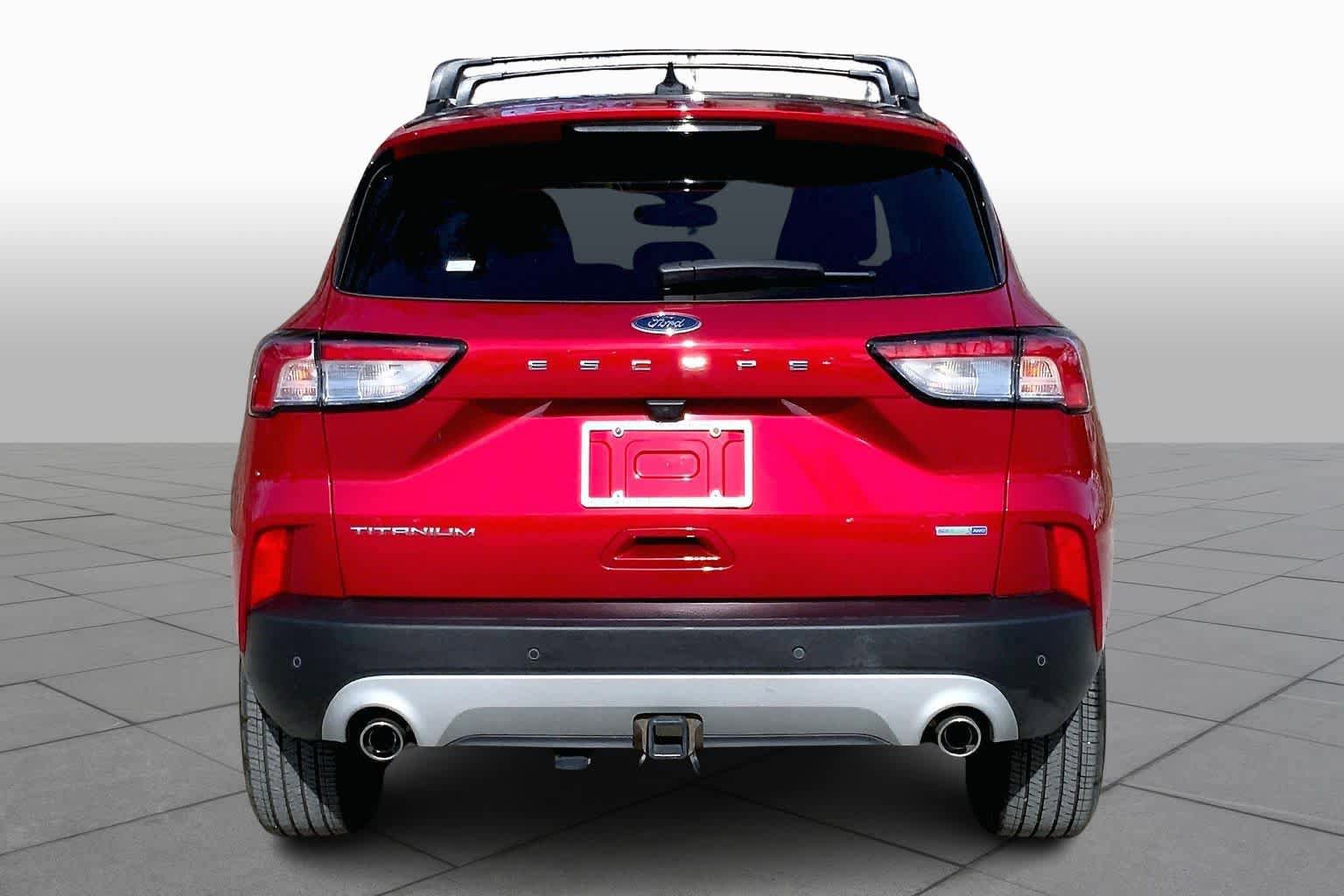 Used 2020 Ford Escape Titanium image 5