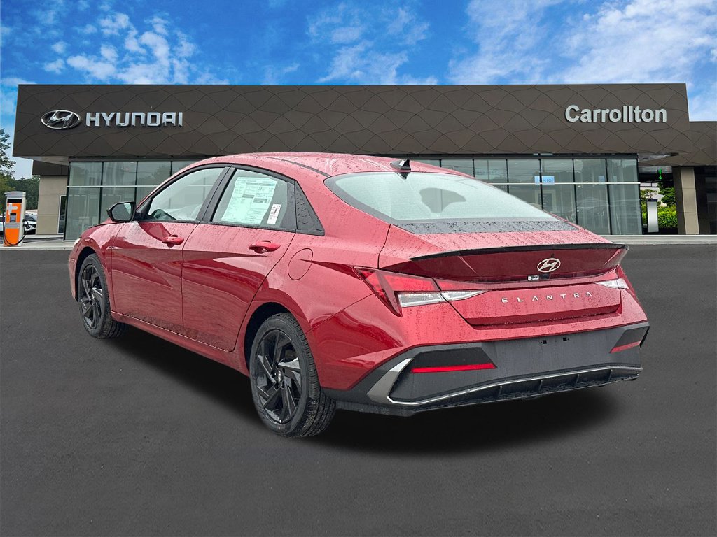 Certified 2026 Hyundai Elantra Sport w/ Cargo Package FWD image 7