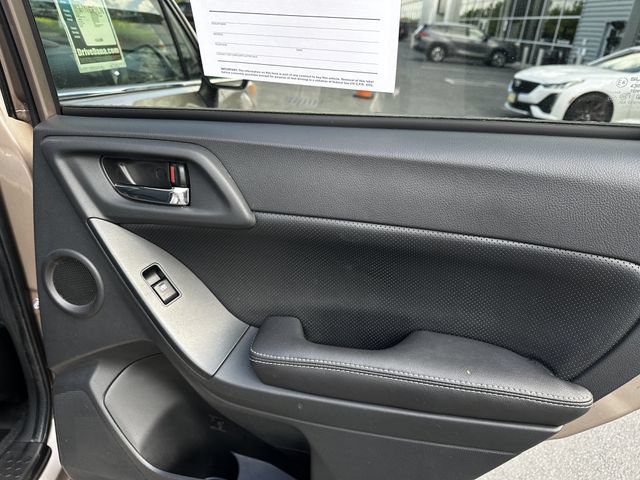Used 2015 Subaru Forester 2.5i Touring AWD/4WD image 38