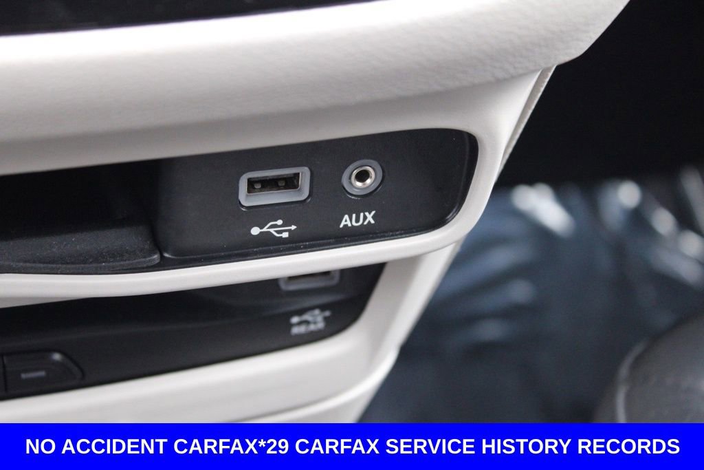 Used 2018 Chrysler Pacifica Touring-L Plus image 45