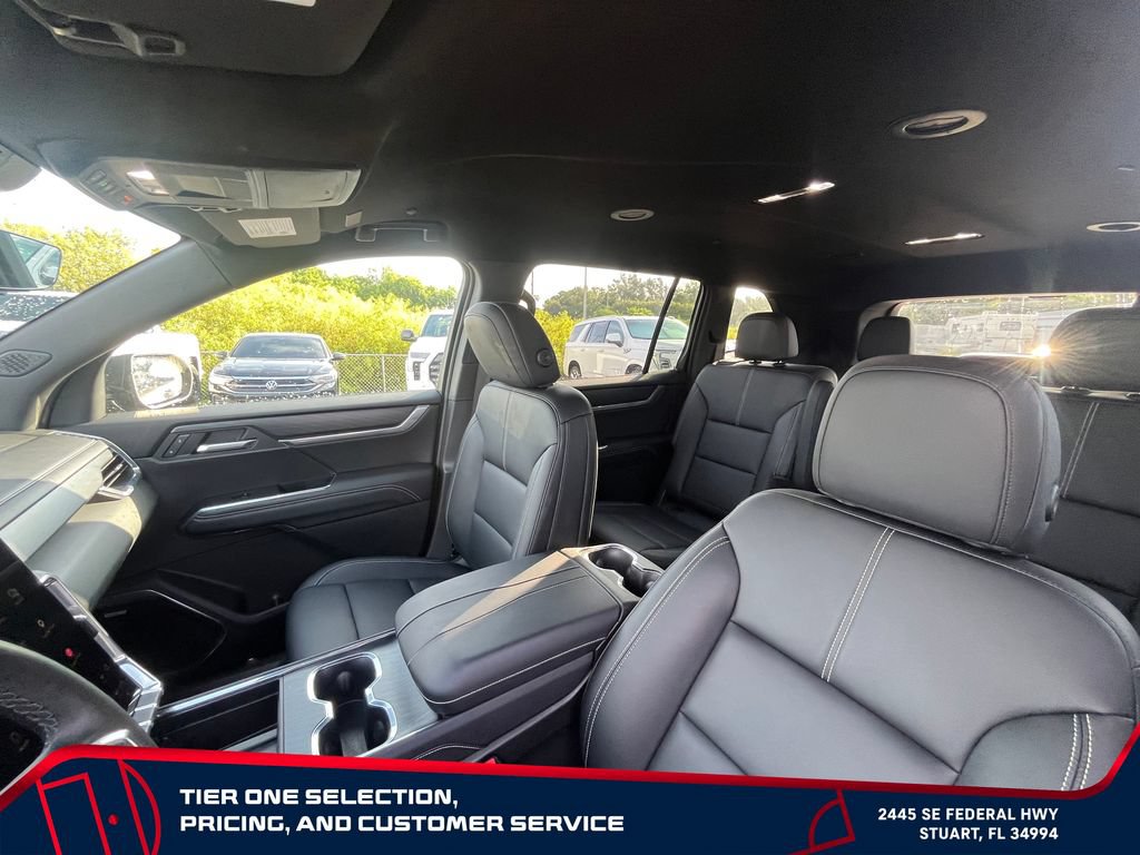 Used 2026 GMC Acadia Elevation w/ Elevation Premium Package FWD image 14