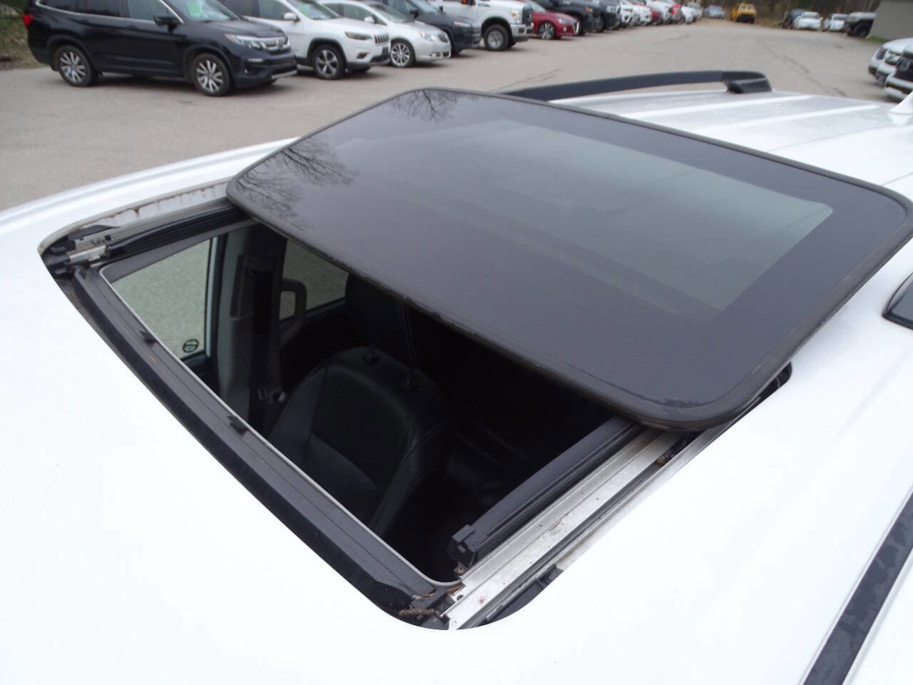 Used 2019 Toyota Sienna SE Premium AWD/4WD image 3