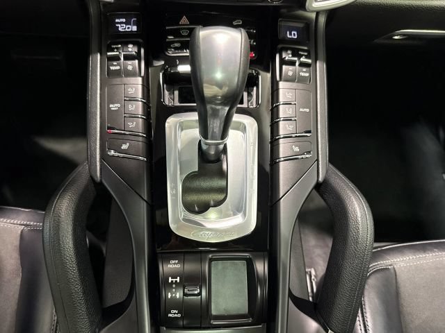 Used 2017 Porsche Cayenne Platinum Edition AWD/4WD image 20