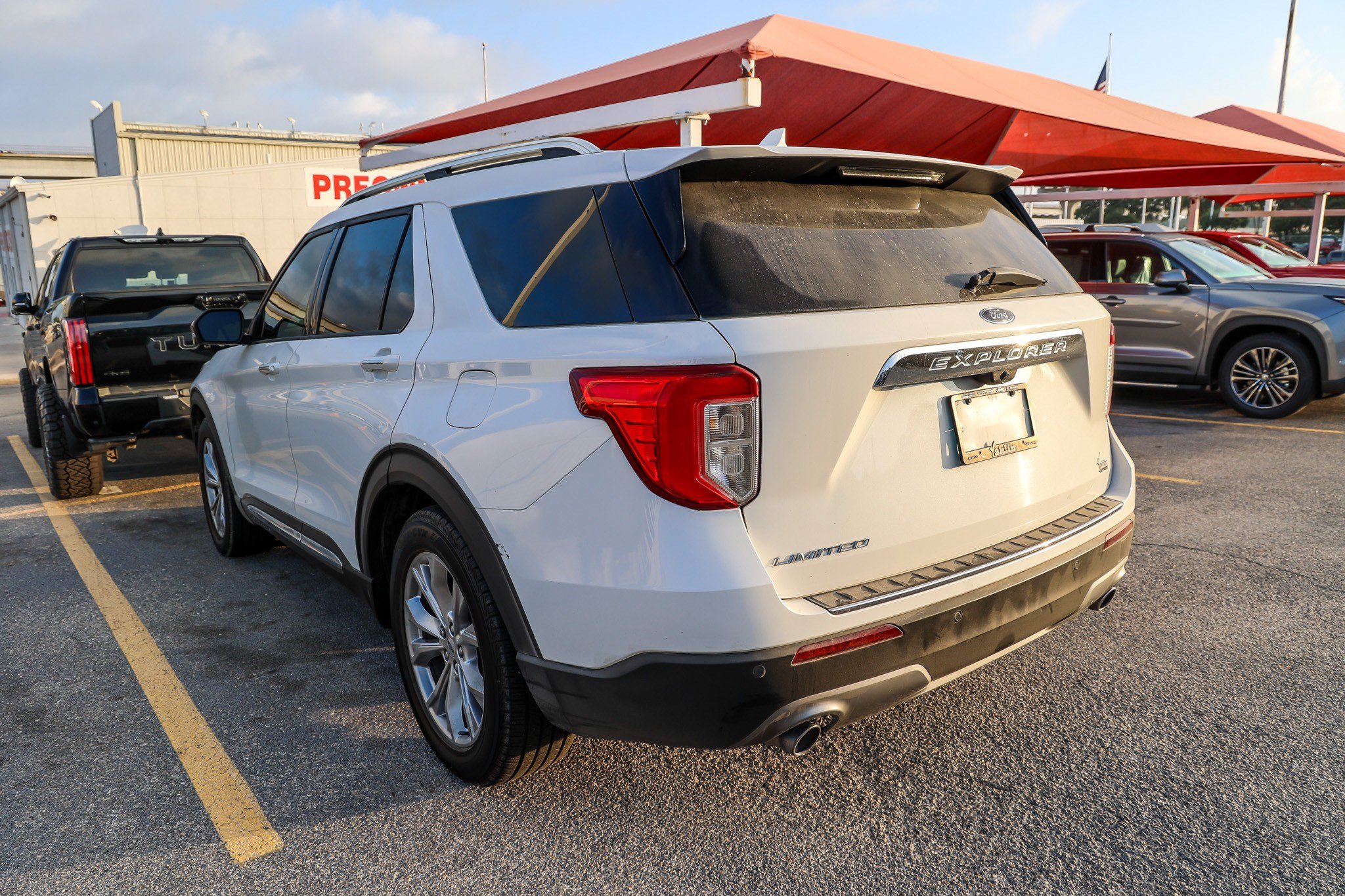 Used 2020 Ford Explorer Limited RWD image 9