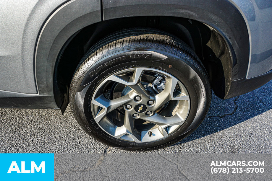 Used 2025 Chevrolet Trax LT FWD image 16